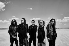 Do Česka se vrátí skupina Korn, Ozzy Osbourne oznámil nový termín koncertu