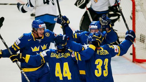 Hokej, MS 2013, Švédsko - Finsko: švédové slaví gól na 1:0
