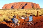 Australští domorodci zvítězili nad komercí. Turisté už nemohou šplhat na jejich posvátnou horu
