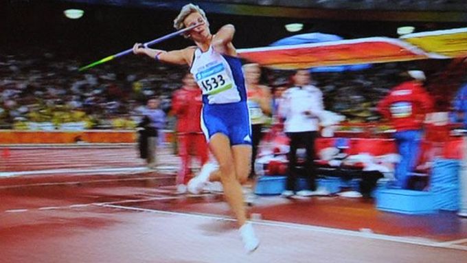 Tento oštěp poletí do vzdálenosti 71,42 metru. Barbora Špotáková díky němu vstoupila do české sportovní historie