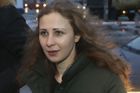 Členku Pussy Riot zatkli v Rusku, vyhnula se veřejně prospěšným pracím