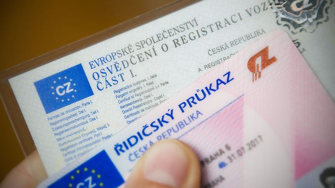 Český řidičský průkaz (ilustrační foto).