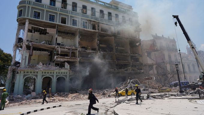 Výbuch v luxusním hotelu v centru Havany si vyžádal přes 20 mrtvých.