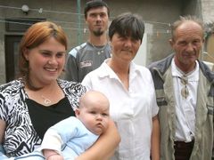 Rodina Wallových s dcerou Andělou a vnučkou