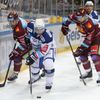38. kolo hokejové extraligy 2018/19, Sparta - Kometa: Zleva Andrej Kudrna, Tomáš Plekanec a Petr Kalina