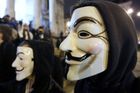 Velká porota v USA obžalovala 13 členů Anonymous z útoků pře