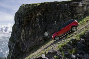 Range Rover Sport se řítil po nejtěžší evropské sjezdovce. Se Stigem za volantem