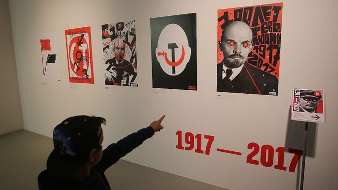 Výstava 1917-2017 v pražském Doxu.