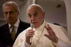 Papež přijal oběti pedofilních kněží, sloužil za ně mši