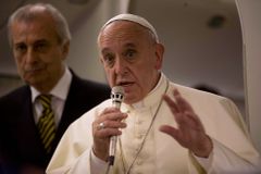 Papež slíbil řešit celibát a potírat pedofilii v církvi
