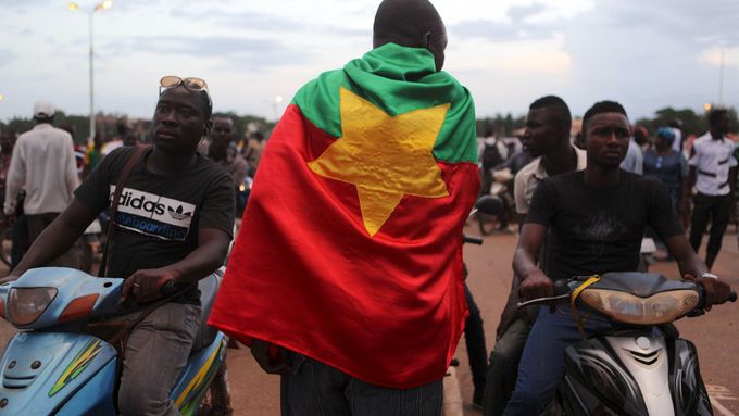 Zajmutí prezidenta Michela Kafanda a premiéra Isaaca Zidu vyvolalo v metropoli Burkiny Faso paniku.