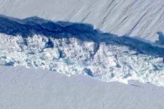 Rusové se provrtali k jezeru pod ledovcem Antarktidy