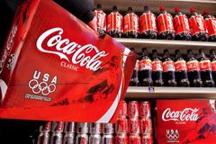Coca Cola přilákala víc lidí, rekordně jí vzrostl zisk
