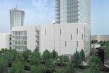 CITY POINT je první z plánovaných staveb renomovaného architekta Richarda Meiera, která byla v rámci projektu CITY na Pankráci dokončena. Pětipodlažní objekt vyrostl v ulici Hvězdova za necelý rok, investice dosáhla zhruba 15 miliónů
