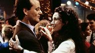 Andie MacDowellová a Bill Murray ve filmu Na Hromnice o den více.