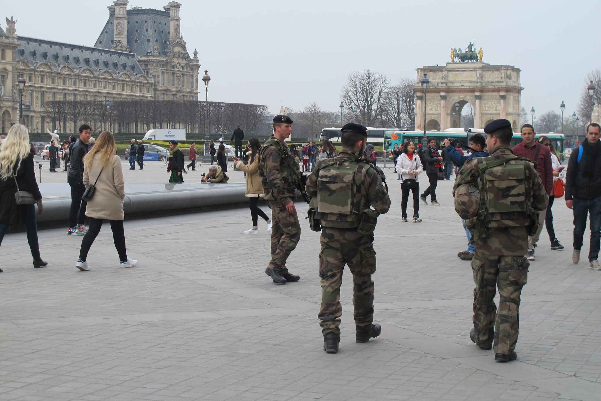 Posílená bezpečnostní opatření v Paříži