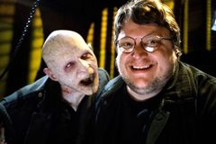VIDEO Guillermo Del Toro vypustí seriálovou upírskou nákazu