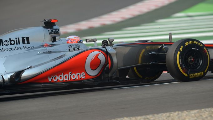 Projeďte se po jedné z nejslavnějších tratí historie formule 1 s Jensonem Buttonem v McLarenu.