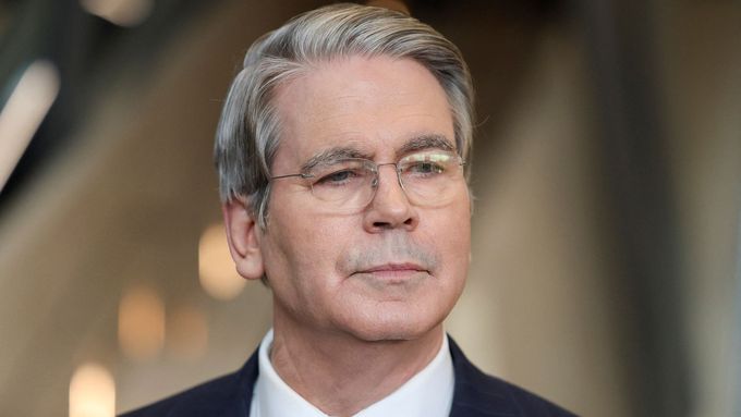"Myslím, že můžeme výrazně snížit zisky Ruska," řekl Scott Bessent