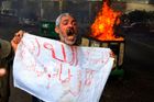 Egypt: Téměř sto obětí, Mubarak vládne díky tankům