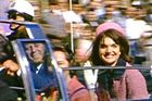 JFK: Objeveny nové záběry z Dallasu