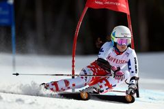 Uzdravená Pauláthová nedokončila obří slalom v Courchevelu, vyhrála Shiffrinová