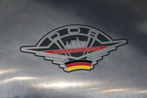 Před 30 lety skončila éra vlastních vozů NDR. Podívejte, co soudruzi vyvinuli