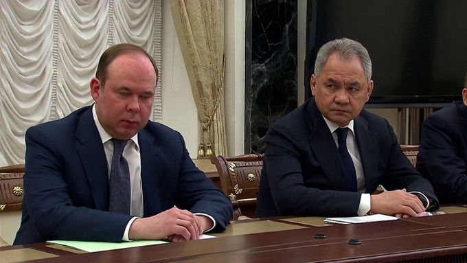 Putin se po vzbouření Wagnerovců setkal s ministrem obrany Šojguem
