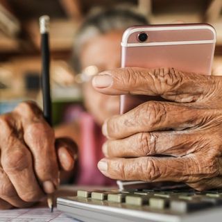 Senior telefon chytrý mobil online