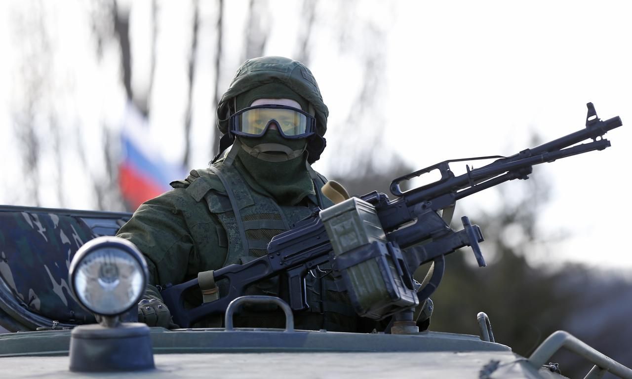 Krym - ruští vojáci - vesnice Perevalnoje u Simferopolu - 3. 3. 2014