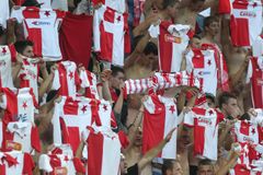 Slavia zkouší bývalého záložníka Arsenalu a obra z Nigérie