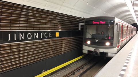 Ve stanici metra Jinonice opět staví vlaky. Už tam nezatéká