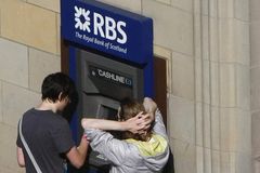 Britská banka RBS zaplatí 5,5 miliardy dolarů kvůli hypotékám