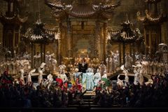 Metr na operu Jiřího Černého: Turandot nevítězí jen fotbalovou árií