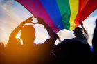 Zákony proti LGBT lidem má stále 60 zemí, v Evropě roste počet "duhových" migrantů