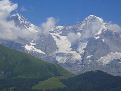 Led mizí i z Eigeru, vrcholku Bernských Alp.