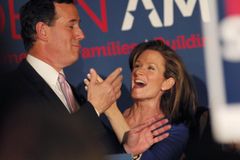 Důležité jižanské primárky mají překvapení: Santoruma