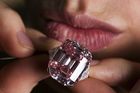 Nejdražší šperk v Asii stál v dražbě 437 milionů korun
