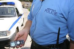 Šéfa strážníků zatkli po svědectví majitele autoservisu