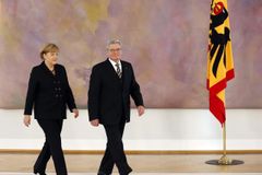 Merkelová je potřetí kancléřkou. Zvolil ji Bundestag
