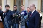 Sobotka: Ať Zeman jede slavit s Putinem, bránit mu nebudu