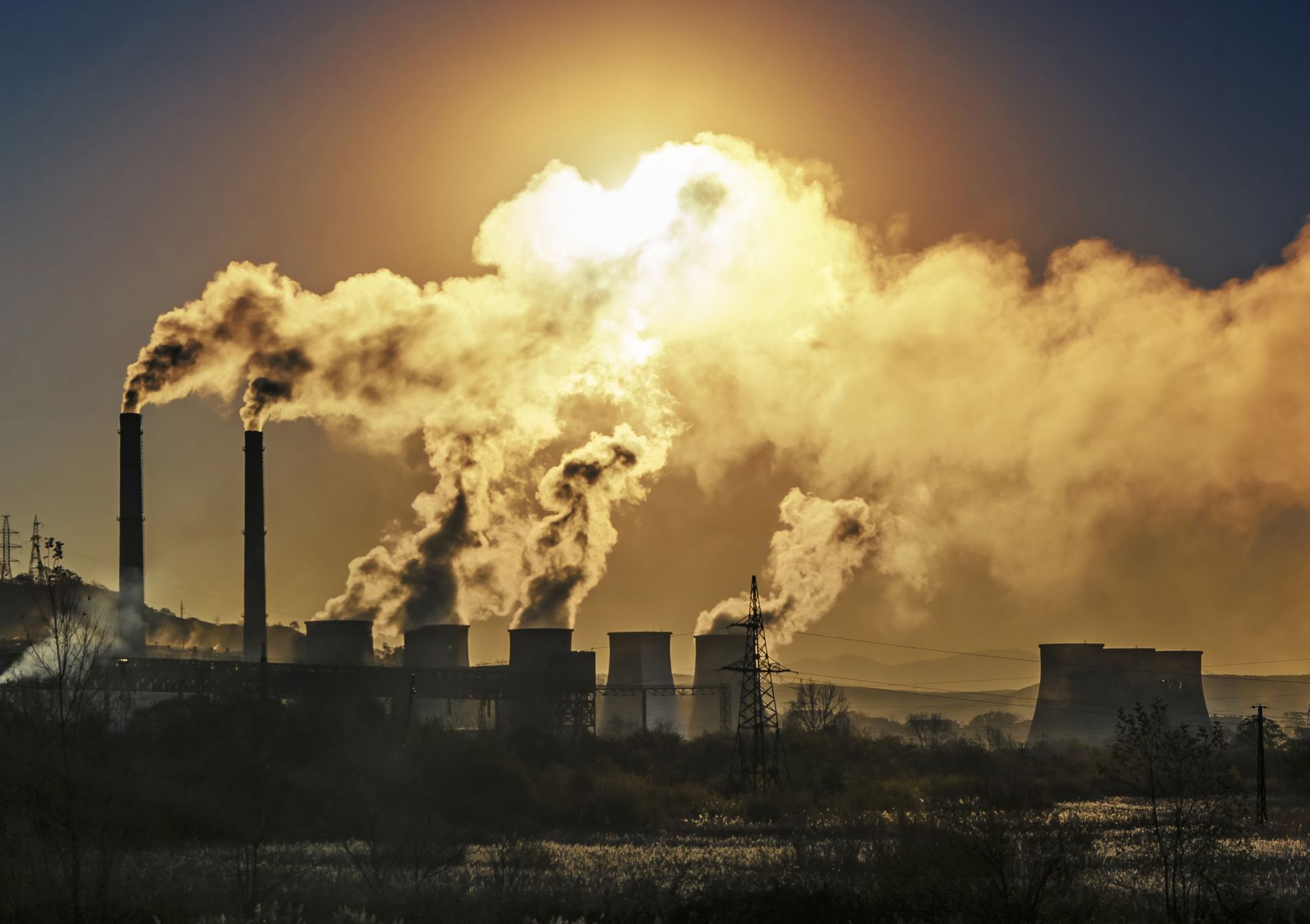 Emise skleníkových plynů, kouř, komíny, klimatické změny, ilustrační foto