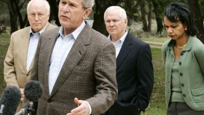 Bush jednal se svým národně bezpečnostním týmem o Iráku i v průběhu vánočních svátků na svém ranči v Texasu.