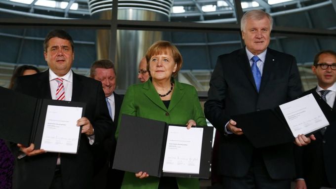 27. listopadu v poledne podepsali šéfové CDU, CSU a SPD novou německou koaliční smlouvu.