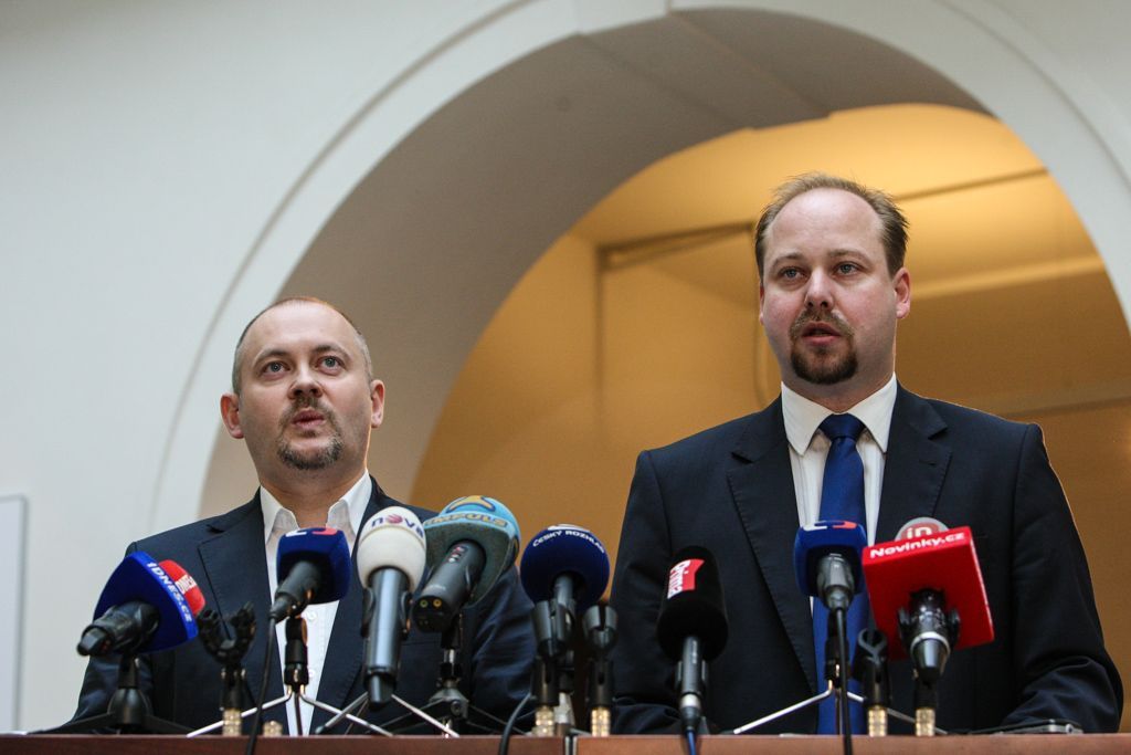 Michal Hašek a Jeroným Tejc rezignují na stranické funkce