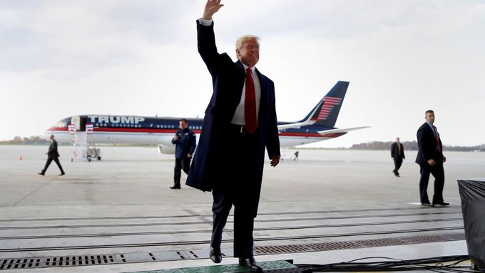 Donalda Trumpa čeká první zahraniční cesta.