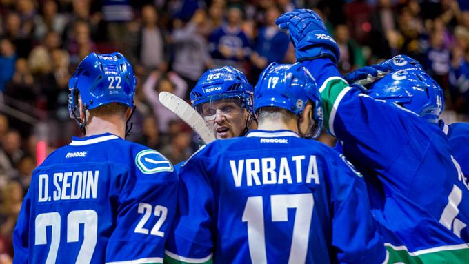 Radim Vrbata se dvěma góly podílel na výhře hokejistů Vancouveru na ledě Edmontonu.