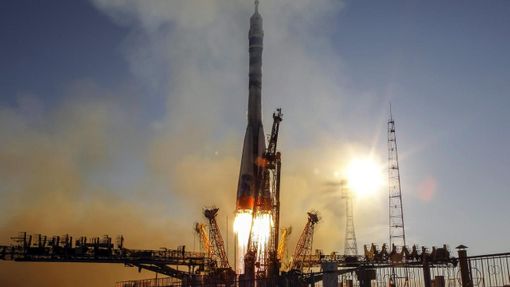 Sojuz TMA-11M odstartoval k ISS, na jeho palubě je olympijská pochodeň.