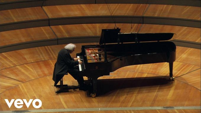 Sokolov na Klavírním festivalu Rudolfa Firkušného zahraje Schubertovo Impromptus.