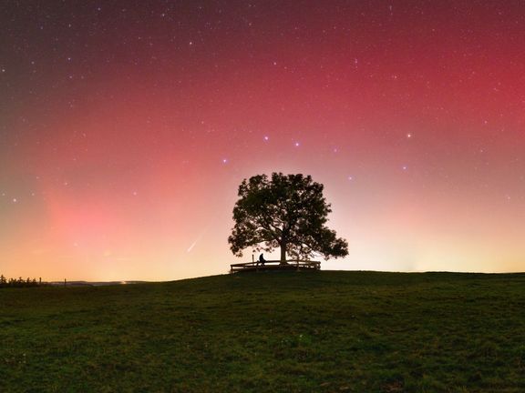 Takto pro změnu vyfotil kometu Lemmon na Křivoklátsku mladý český astrofotograf Oldřich Špůrek.